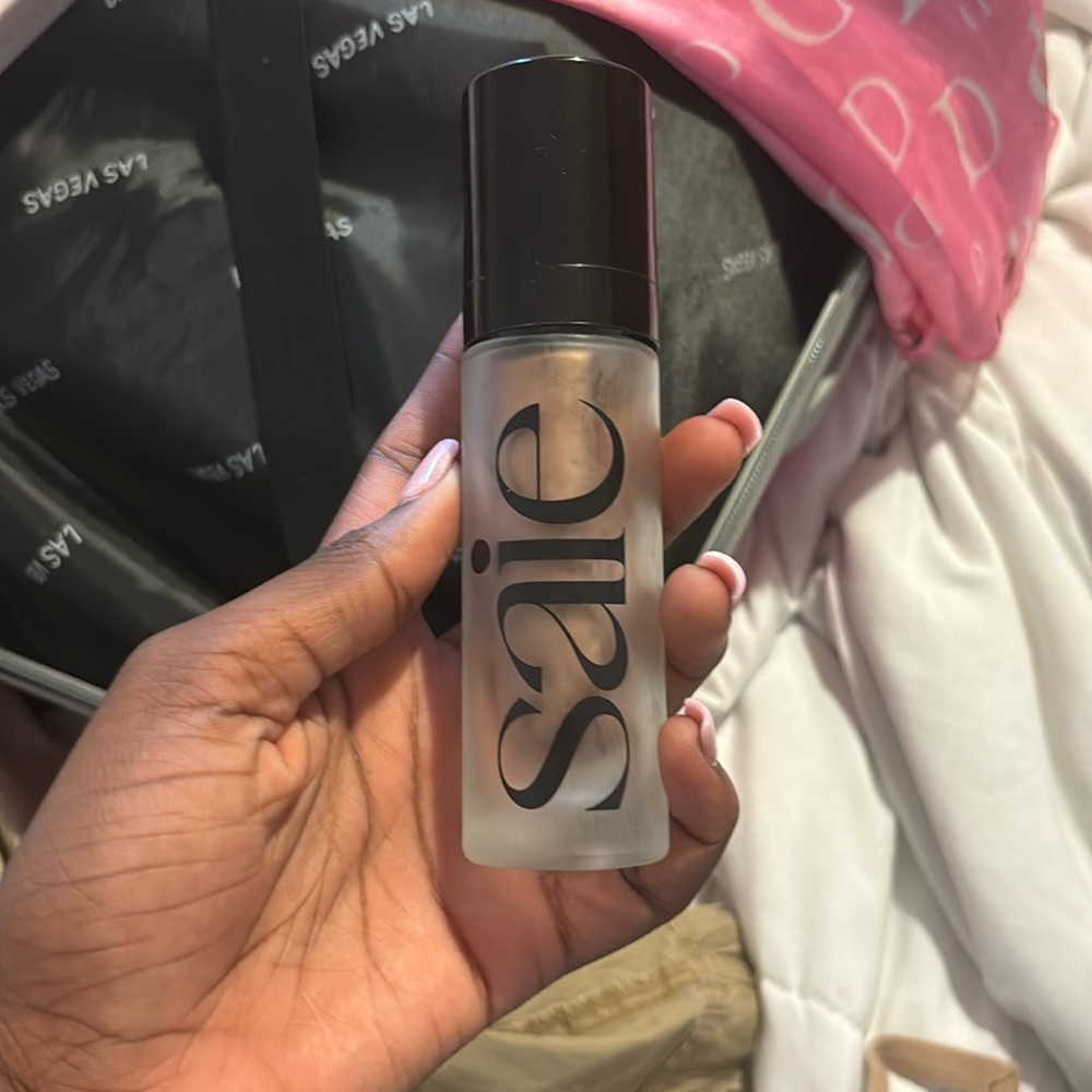 SAIE GLOWY SUPER GEL